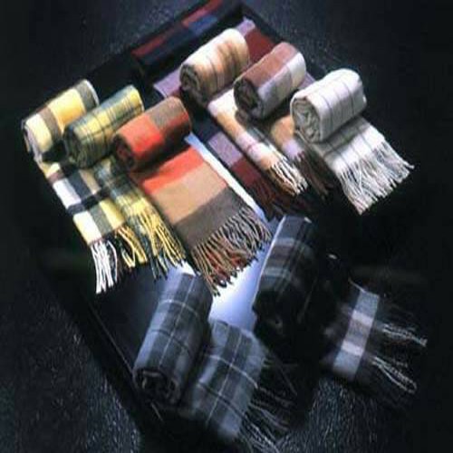 围巾产品款式可做100%羊毛. 也可做人造仿羊绒100%纤维
